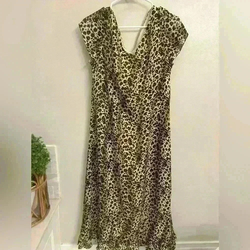 Stephanie Andrew's 14P tan animal print dress